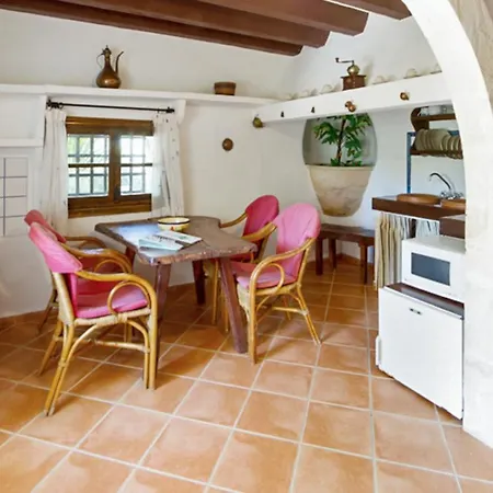 Charming House In With Garden And Shared Pool Holiday home *