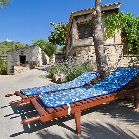 Charming House In With Garden And Shared Pool