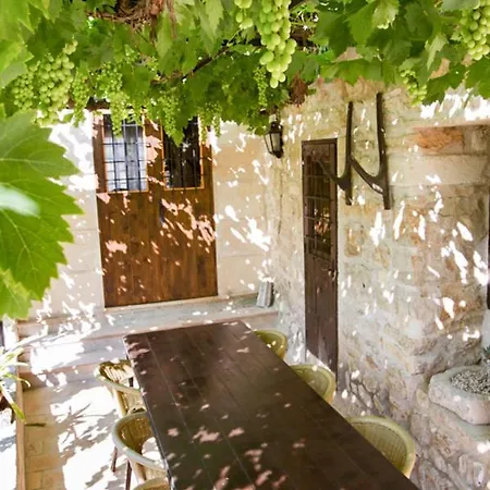Charming House In With Garden And Shared Pool Holiday home