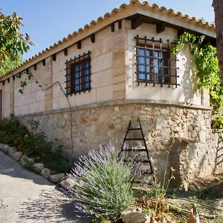 Charming House In With Garden And Shared Pool